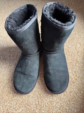 Classic BEACH FEET Australian Black Shearling-Lined Winter Boots